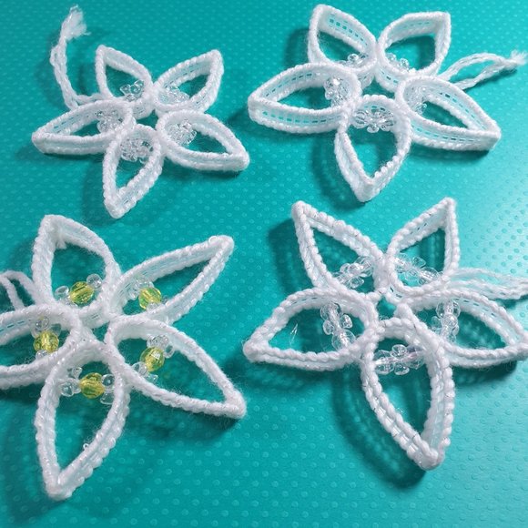 Vintage Christmas Tree Holiday Plastic Canvas Ornaments Stars Decorations Yarn - Picture 2 of 3